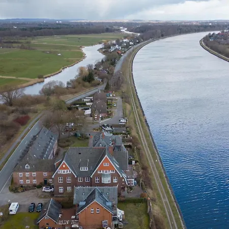 Lotsenstation Am Nord Ostsee Kanal *